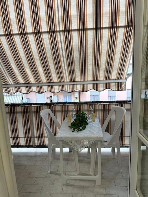 Casa Eleonora: A 5 Min Dal Mare + Free Parking Apartment Ventimiglia Exterior foto